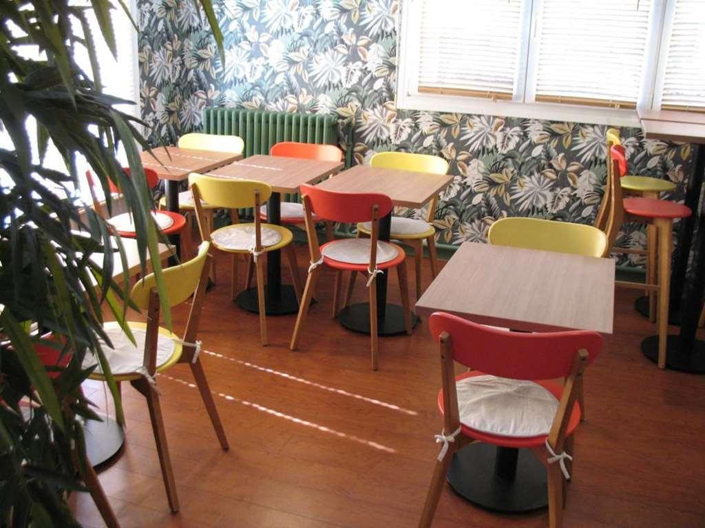 Hotel De Caen Restoran gambar